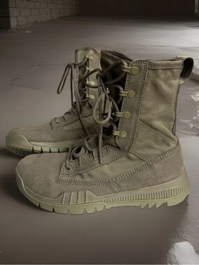 Nike Tactical Boots Mens SZ 6 Sage Green Combat Military 631371-222 NEW NO BOX